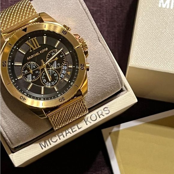 Kors Men’s Oversized Brecken Gold-Tone Mesh Watch
Case Size: 45mm - Picture 5 of 10